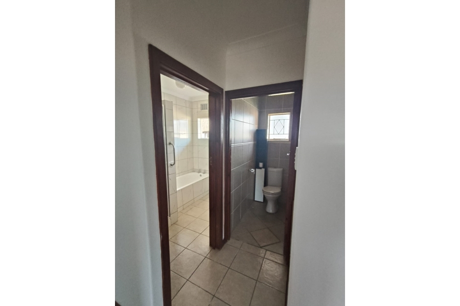 To Let 3 Bedroom Property for Rent in Beacon Bay Eastern Cape